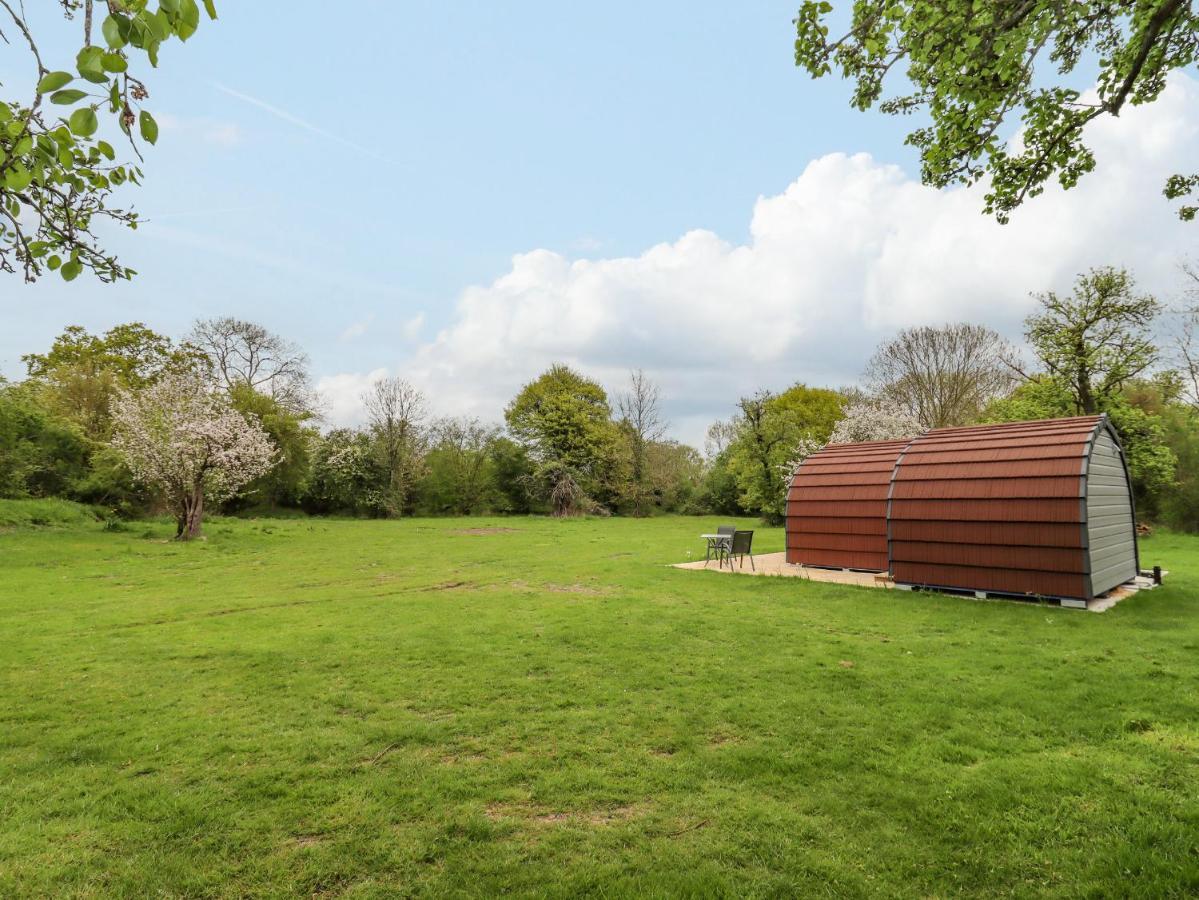 Meadow Lodge Berrys Place Farm Gloucester Exterior photo